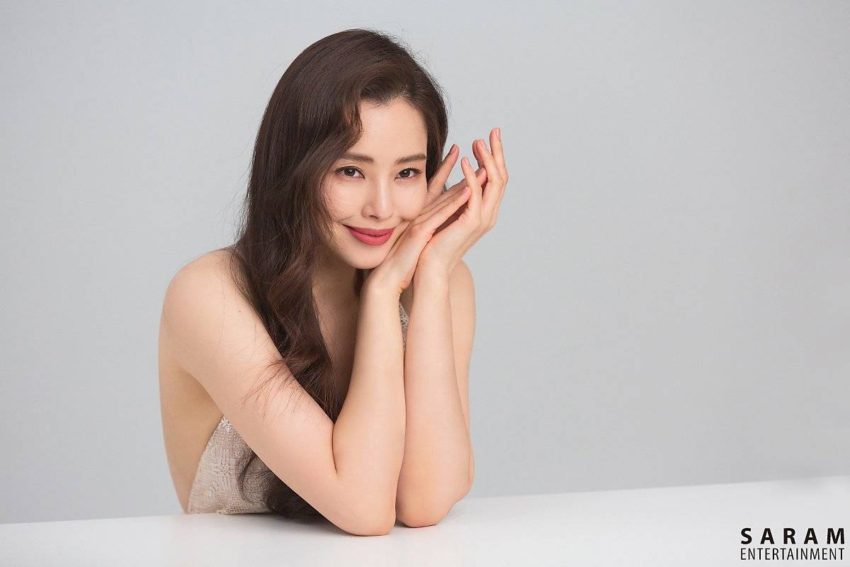 Lee Ha Nee Saram Entertainment Profile photos